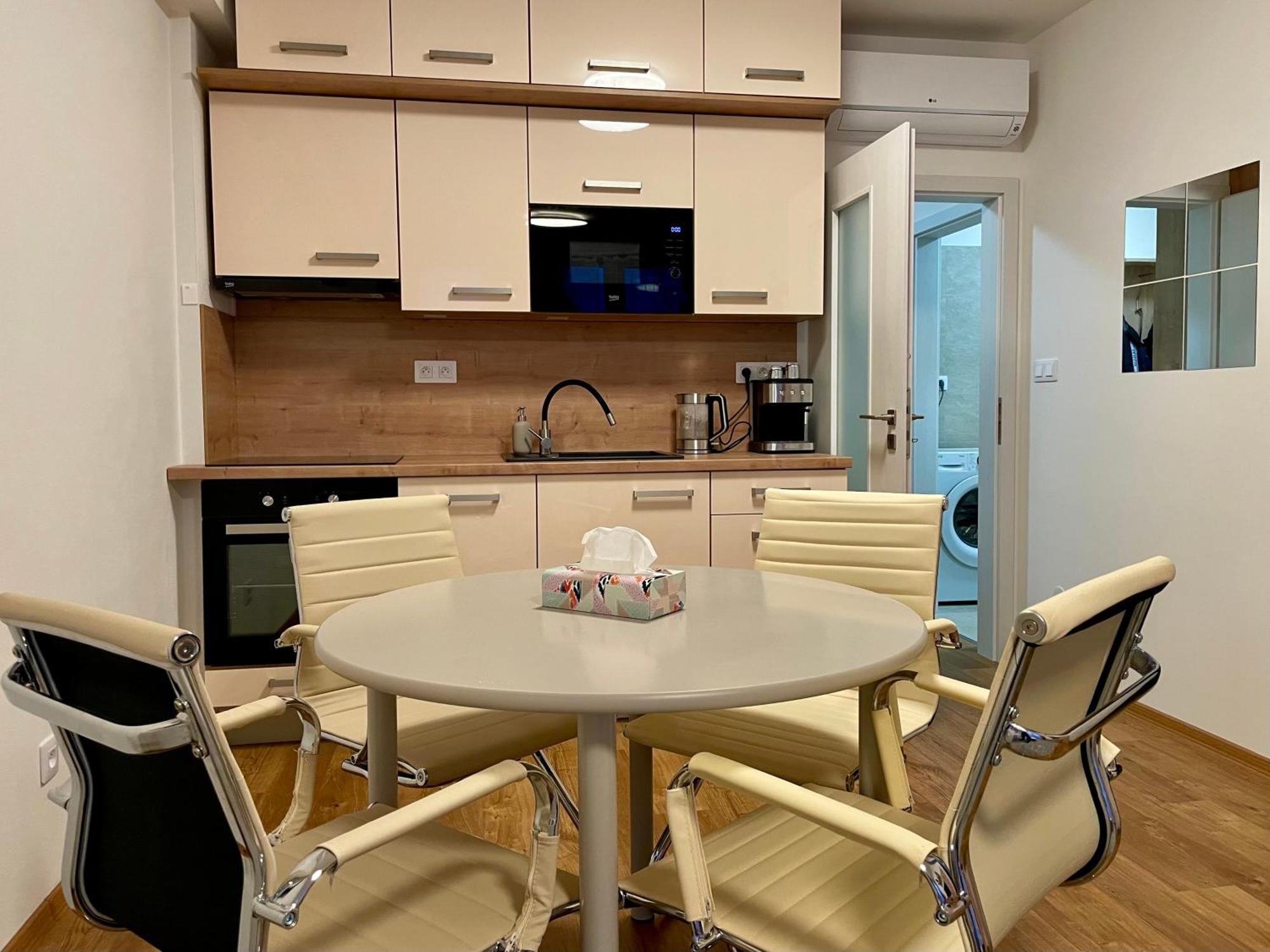 Apartman Astra Sezimovo Ústí Extérieur photo
