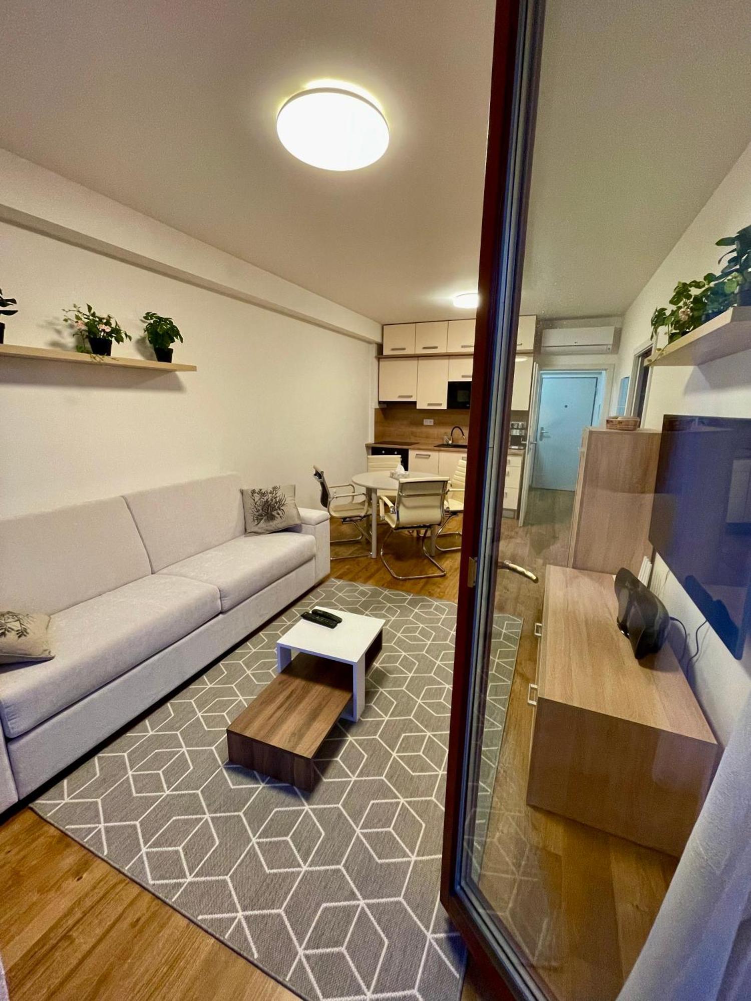 Apartman Astra Sezimovo Ústí Extérieur photo